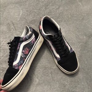 Vans Women's Black and Purple Sneakers